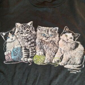 Vintage Kittens & Yarn Balls Illustration T-Shirt